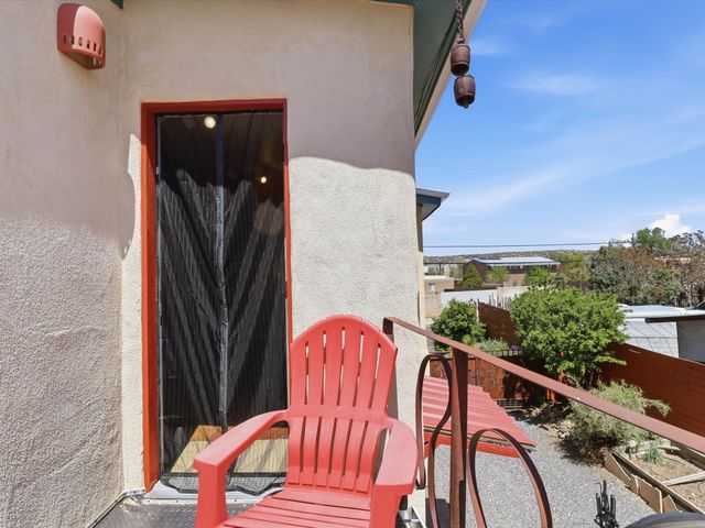 1204 Agua Fria Street, Santa Fe, NM 87501