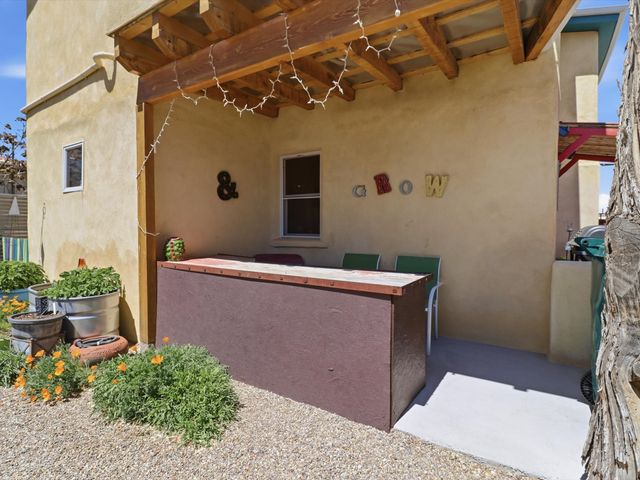 1204 Agua Fria Street, Santa Fe, NM 87501