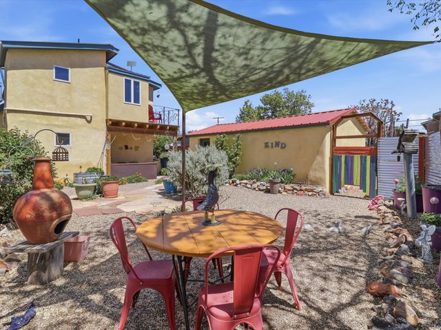 1204 Agua Fria Street, Santa Fe, NM 87501