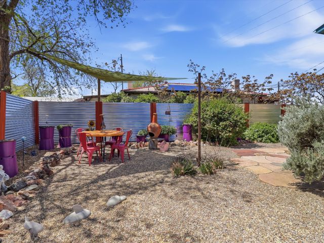 1204 Agua Fria Street, Santa Fe, NM 87501