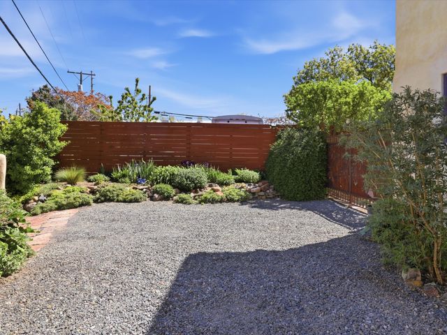 1204 Agua Fria Street, Santa Fe, NM 87501