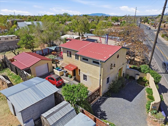 1204 Agua Fria Street, Santa Fe, NM 87501