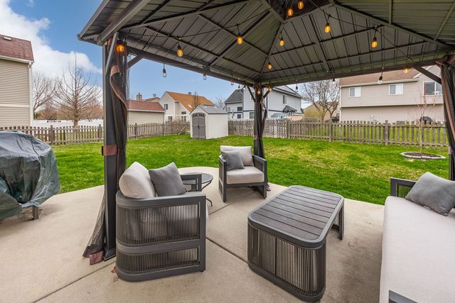 1398 Newcastle Court, Bartlett, IL 60103