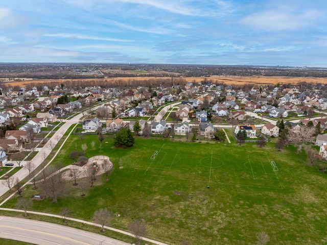 1398 Newcastle Court, Bartlett, IL 60103