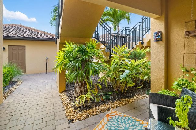 13725 MESSINA LOOP 104, Bradenton, FL 34211