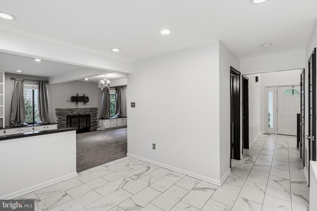 6103 TRIANGLE DR, Columbia, MD 21044