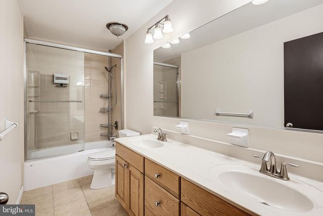 6103 TRIANGLE DR, Columbia, MD 21044