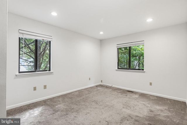 6103 TRIANGLE DR, Columbia, MD 21044