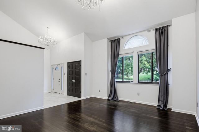 6103 TRIANGLE DR, Columbia, MD 21044