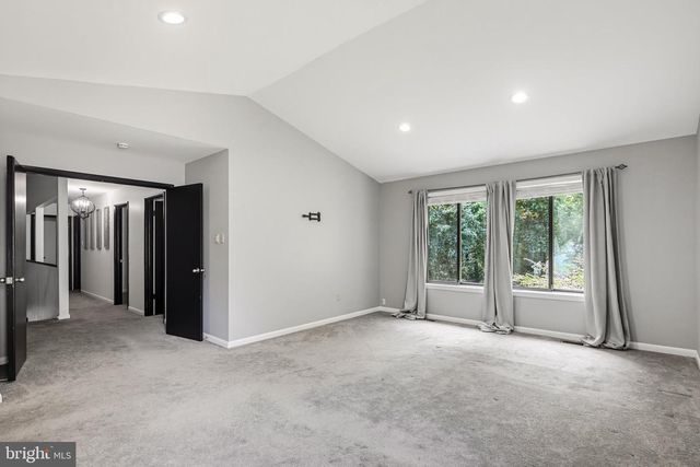 6103 TRIANGLE DR, Columbia, MD 21044