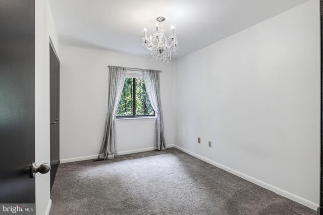 6103 TRIANGLE DR, Columbia, MD 21044