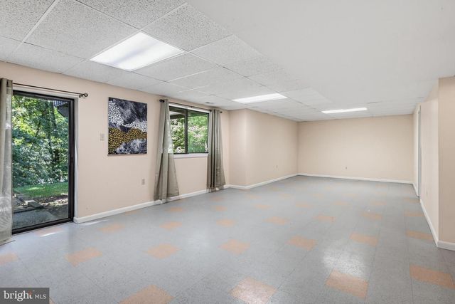 6103 TRIANGLE DR, Columbia, MD 21044