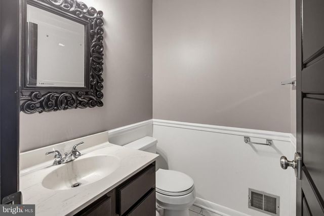 6103 TRIANGLE DR, Columbia, MD 21044