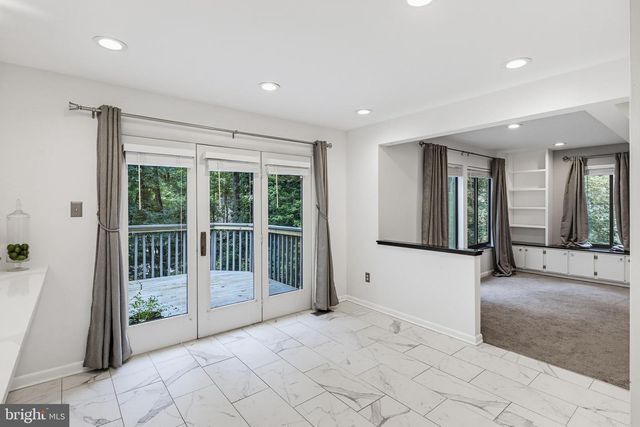 6103 TRIANGLE DR, Columbia, MD 21044