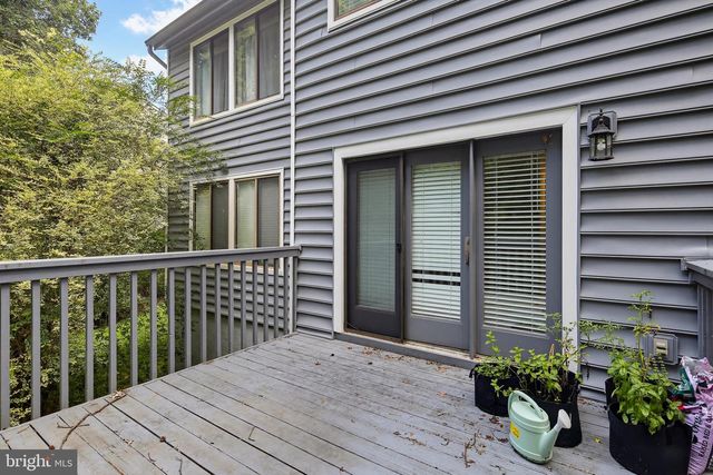 6103 TRIANGLE DR, Columbia, MD 21044