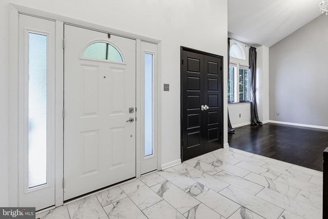 6103 TRIANGLE DR, Columbia, MD 21044