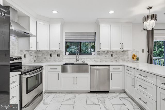 6103 TRIANGLE DR, Columbia, MD 21044