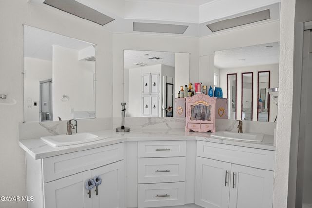24303 Woolsey Canyon Road 137, Canoga Park, CA 91304