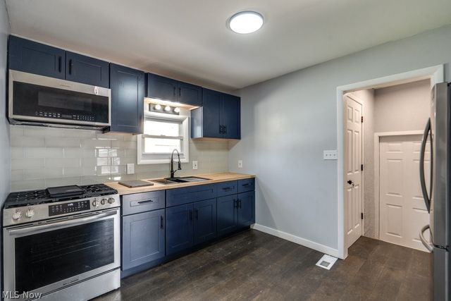 4100 Fairgrove Avenue SW, Massillon, OH 44646