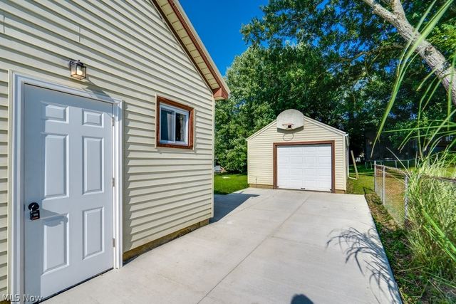 4100 Fairgrove Avenue SW, Massillon, OH 44646