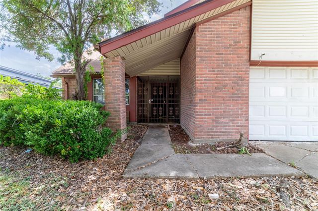 1203 Whispering Pine Drive, Missouri City, TX 77489