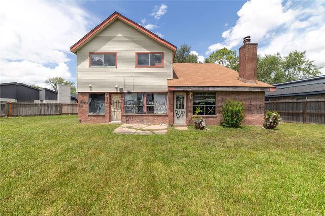 1203 Whispering Pine Drive, Missouri City, TX 77489