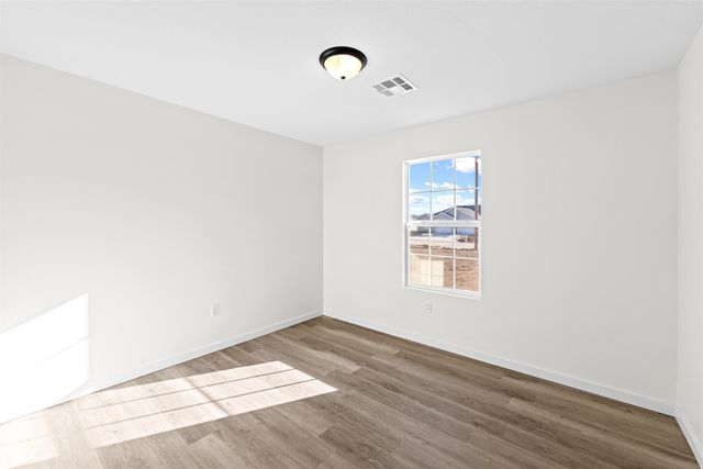 1203 Fountain Dr, Salina, KS 67401