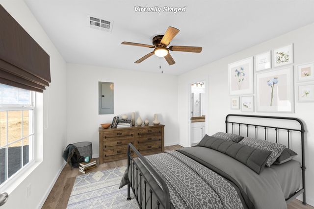 1203 Fountain Dr, Salina, KS 67401