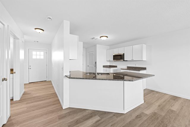 1203 Fountain Dr, Salina, KS 67401