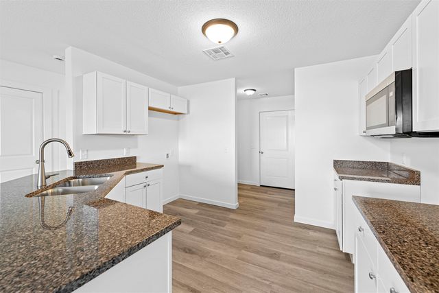 1203 Fountain Dr, Salina, KS 67401