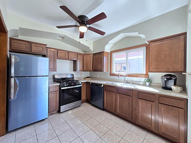 4937 W Medford AVENUE, Milwaukee, WI 53216