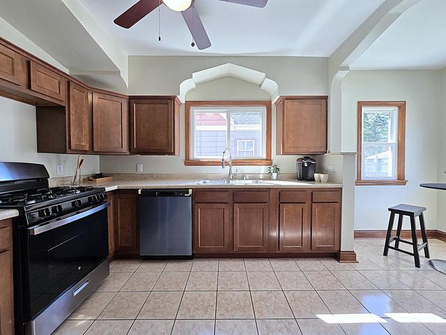 4937 W Medford AVENUE, Milwaukee, WI 53216