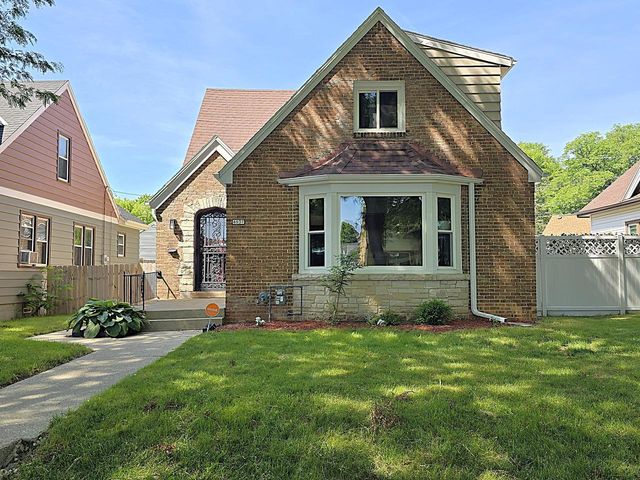 4937 W Medford AVENUE, Milwaukee, WI 53216