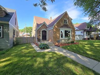 4937 W Medford AVENUE, Milwaukee, WI 53216