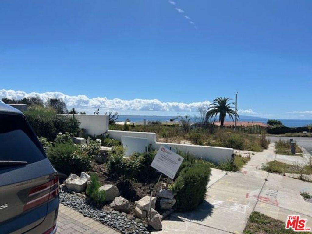 3908 Castlerock Road, Malibu, CA 90265