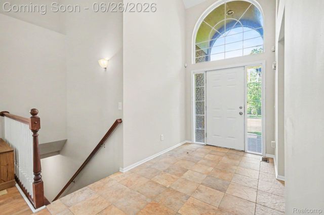 30268 Berghway Trail, Warren, MI 48092
