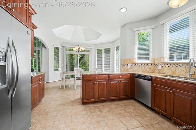 30268 Berghway Trail, Warren, MI 48092