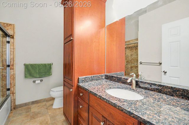 30268 Berghway Trail, Warren, MI 48092