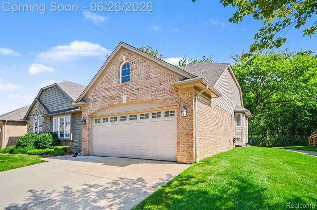 30268 Berghway Trail, Warren, MI 48092