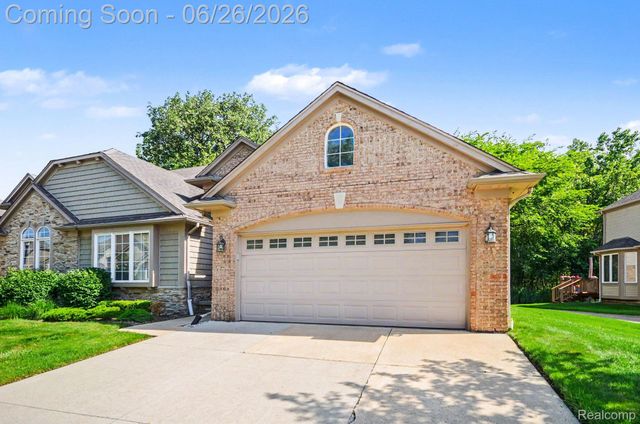 30268 Berghway Trail, Warren, MI 48092