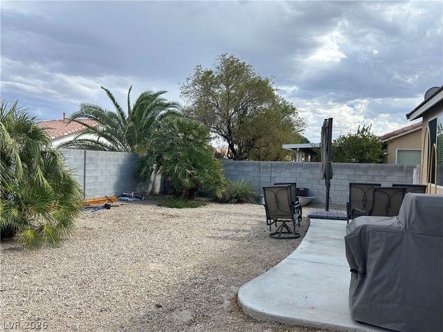 5832 Vista Luna Street, North Las Vegas, NV 89031
