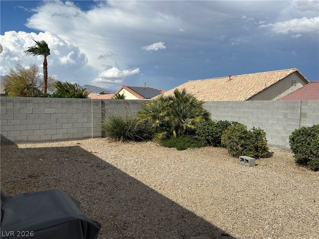 5832 Vista Luna Street, North Las Vegas, NV 89031