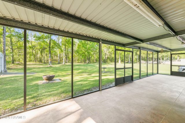 1136 Herman Dupuis Road, Breaux Bridge, LA 70517