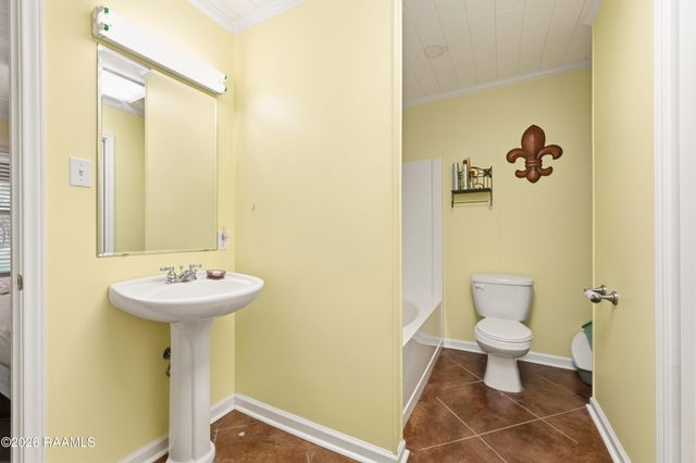 1136 Herman Dupuis Road, Breaux Bridge, LA 70517