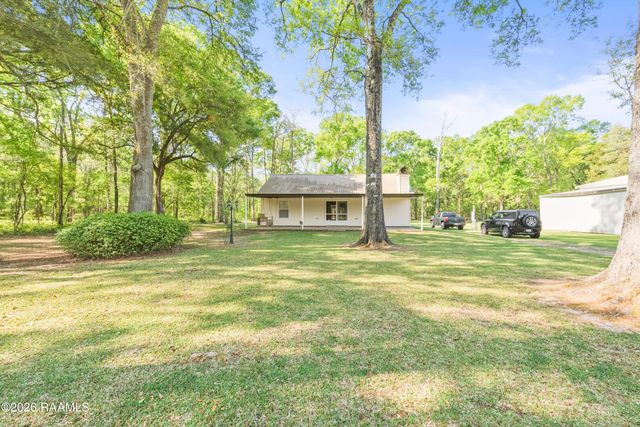 1136 Herman Dupuis Road, Breaux Bridge, LA 70517