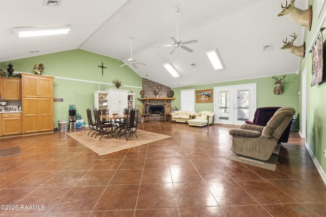 1136 Herman Dupuis Road, Breaux Bridge, LA 70517