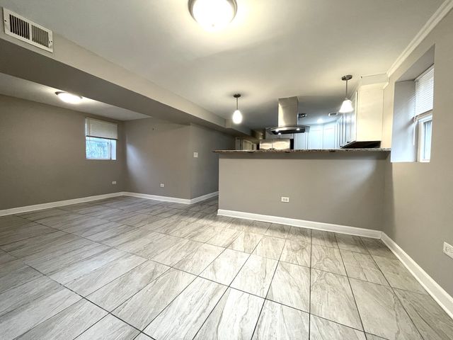 1817 S 56th Court G, Cicero, IL 60804