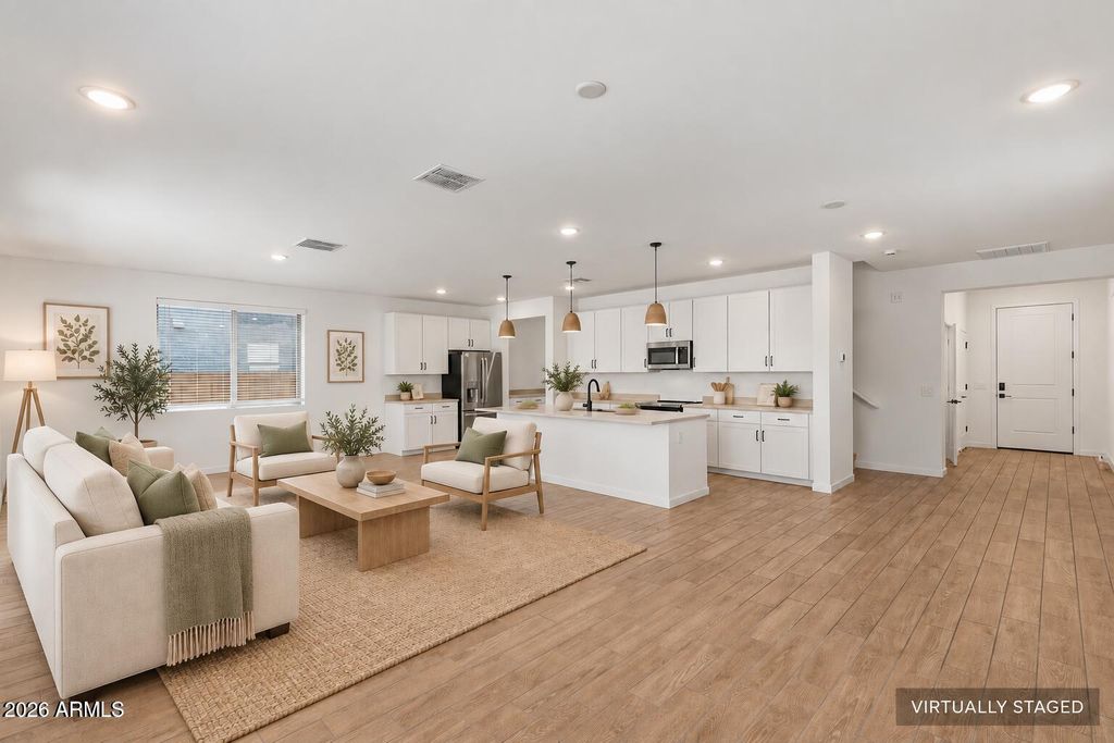 7435 N 74TH Avenue, Glendale, AZ 85303 — photo 2