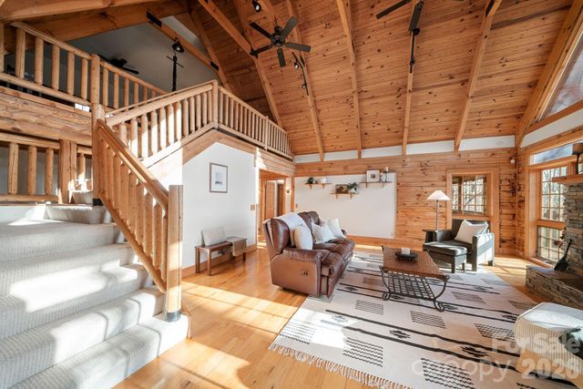 219 Woodlyn Etch Drive, Hendersonville, NC 28792