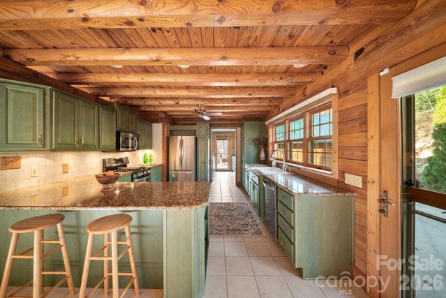 219 Woodlyn Etch Drive, Hendersonville, NC 28792